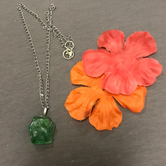 Green Stone Boho Unique Vintage One of a Kind Hand Design Necklace - Picture 6 of 7